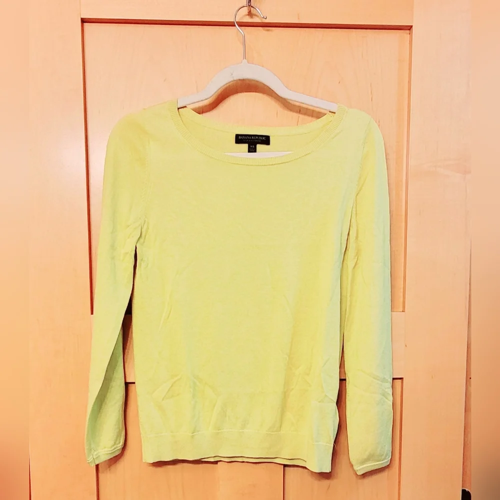 Banana Republic Silk Cashmere Sweater Chartreuse Green Lightweight Knit XS - Picture 3 of 4
